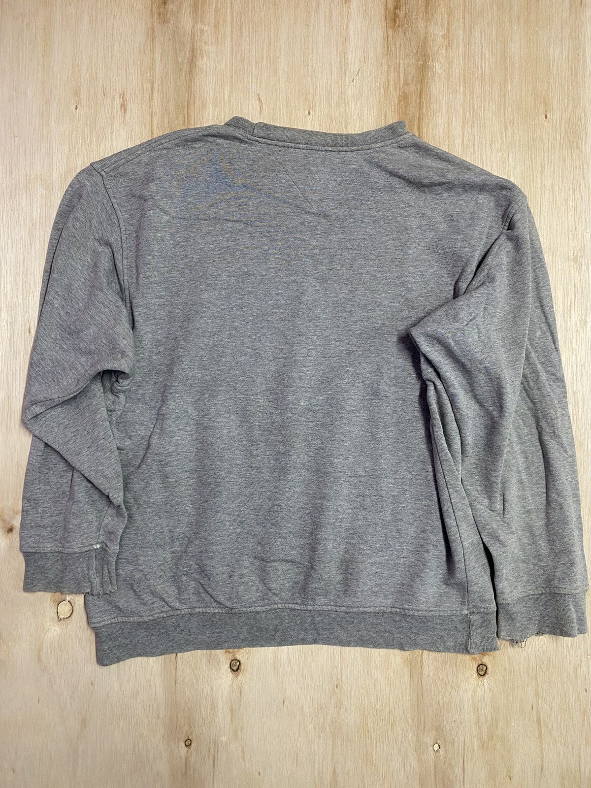 Tommy Hilfiger vintage Tommy Hilfiger sweatshirt with a large flag Size US XL / EU 56 / 4 - 8 Thumbnail