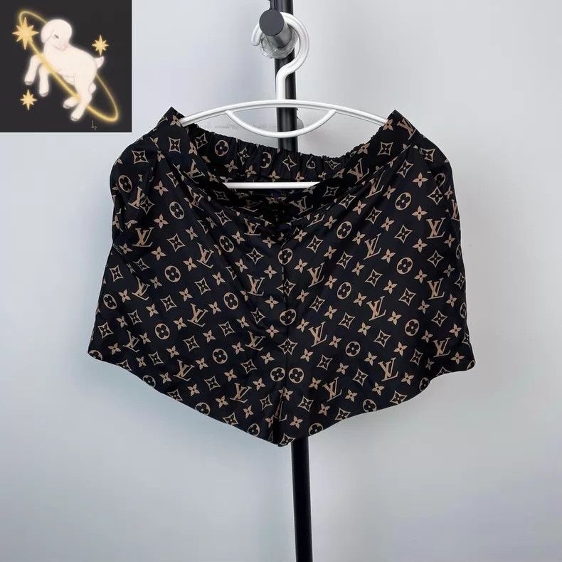 Louis Vuitton Louis Vuitton Brown print and full print casual shorts Size US 38 / EU 54 - 1 Thumbnail