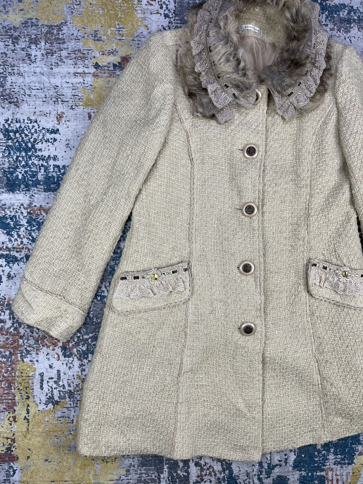 Japanese Brand Axes Femme Fur Collar Embroidered Tweed Coats Size L / US 10 / IT 46 - 3 Thumbnail