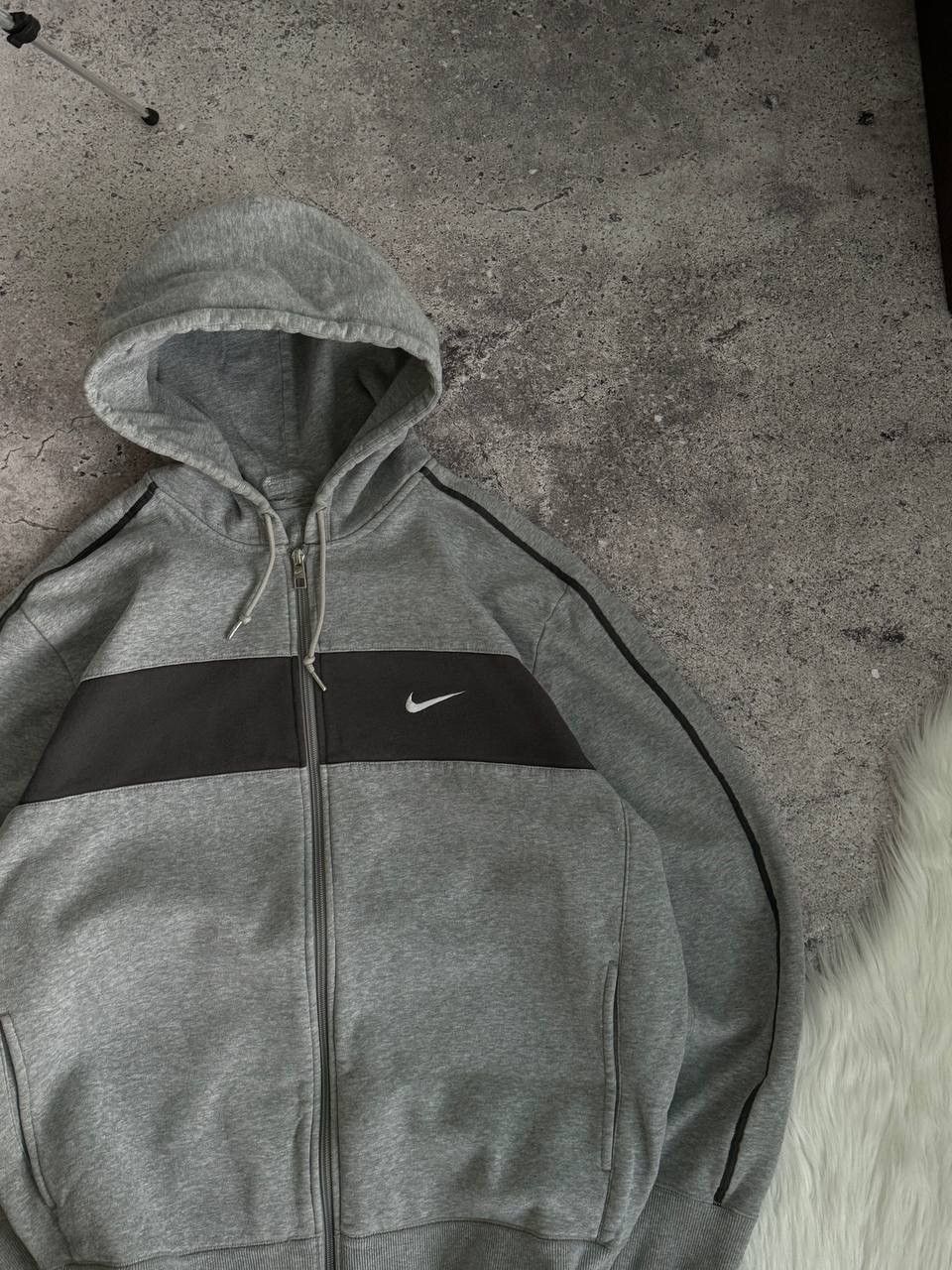 Nike Vintage Nike Swoosh Y2K oversized grey hoodie Size US XL / EU 56 / 4 - 5 Thumbnail