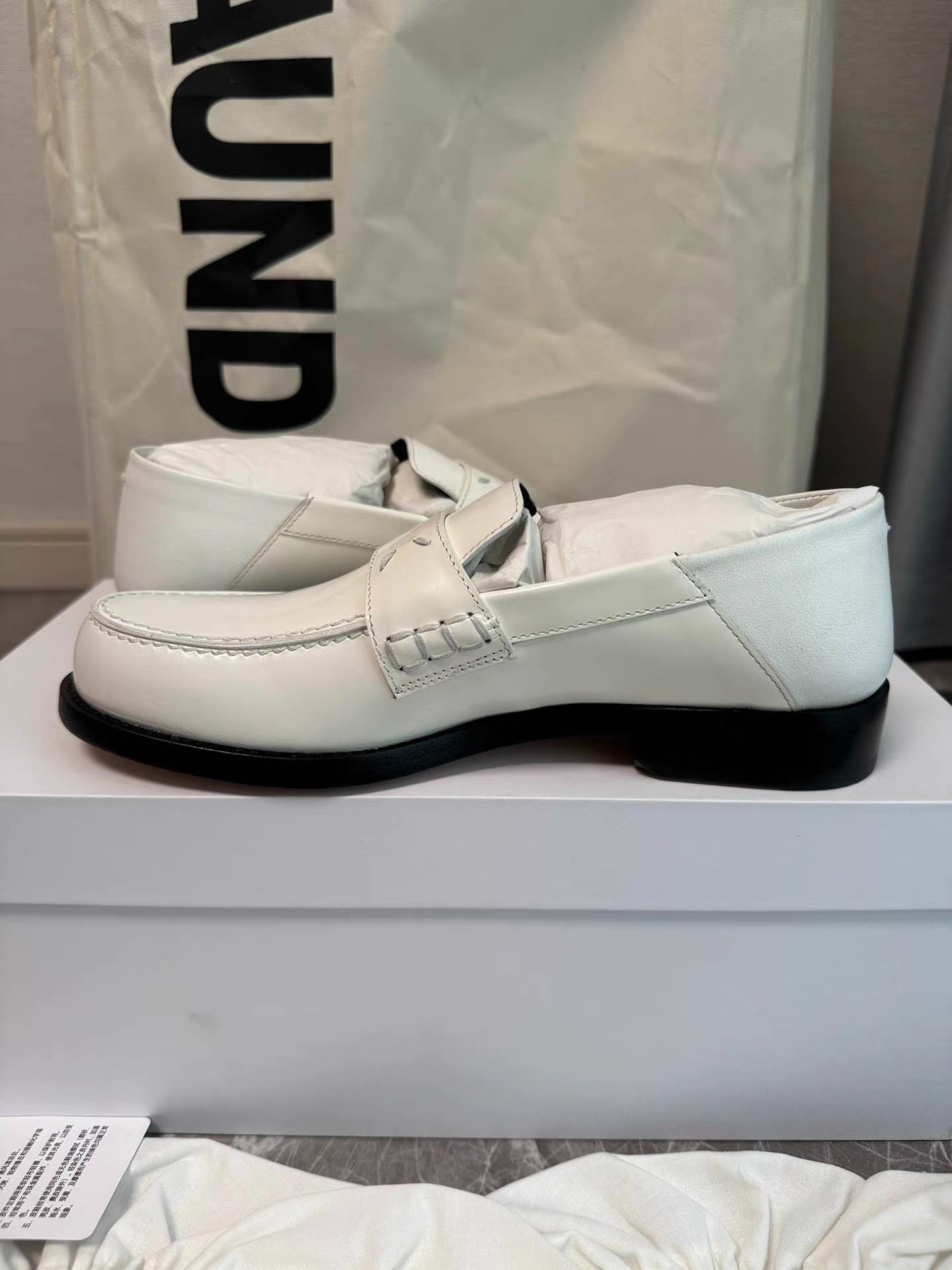 Maison Margiela Maison Margiela White Calfskin Leather Loafers K6 Size US 6.5 / IT 36.5 - 6 Thumbnail