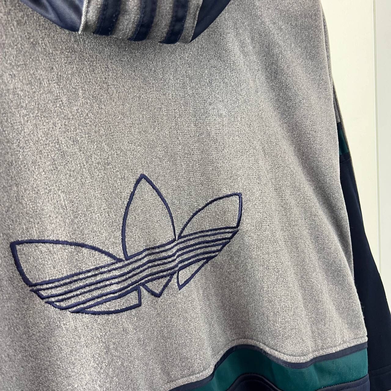Adidas Adidas Vintage Light Jacket Big Logo Y2K Style Hooded Size US L / EU 52-54 / 3 - 7 Thumbnail