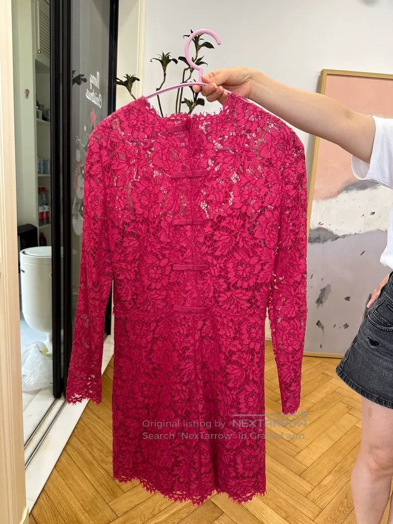Valentino Valentino Lace dress Size S / US 4 / IT 40 - 2 Thumbnail