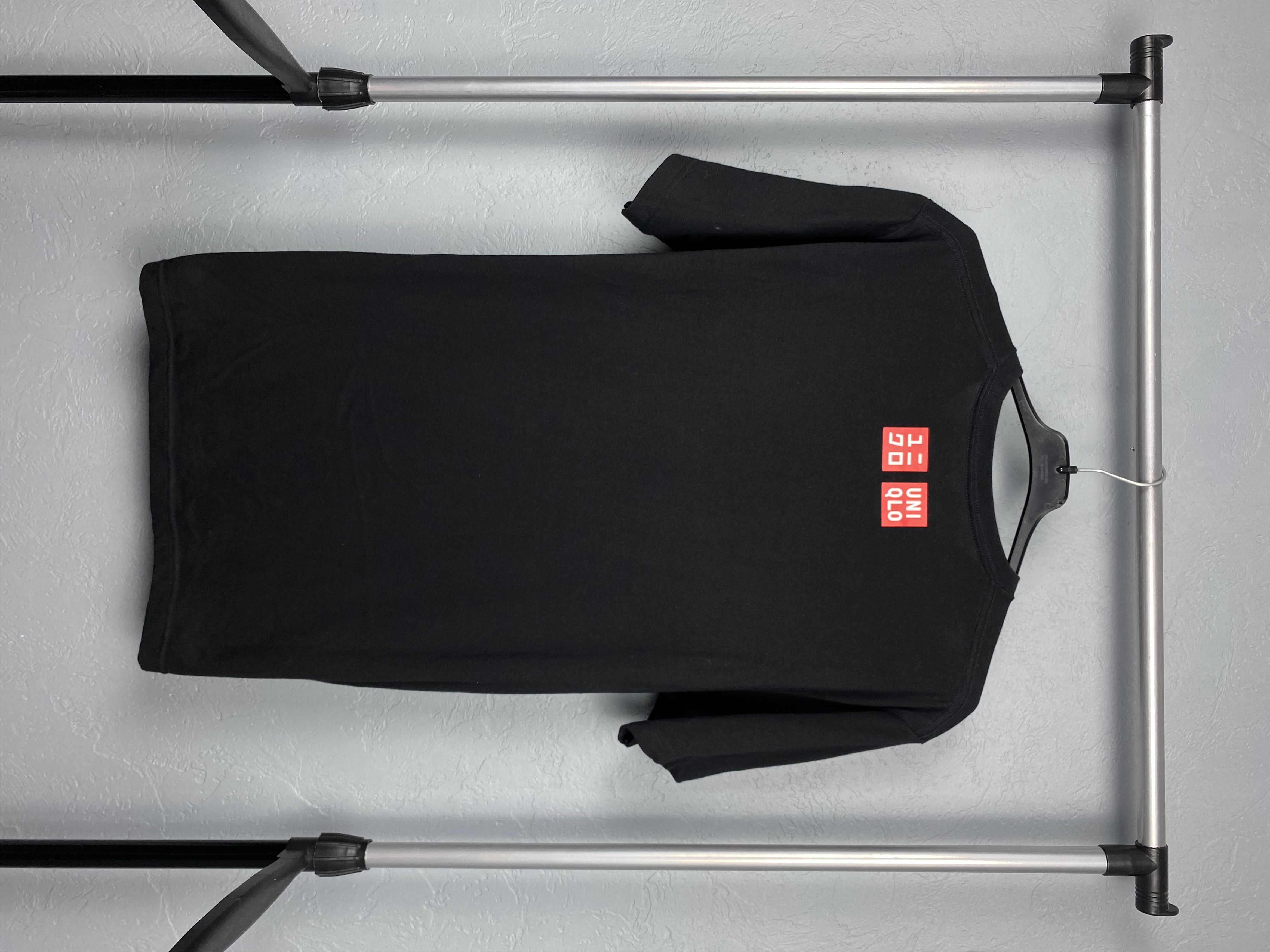 Japanese Brand × Uniqlo Uniqlo Mens Logo T-Shirt Y2K Tee Size US L / EU 52-54 / 3 - 5 Thumbnail