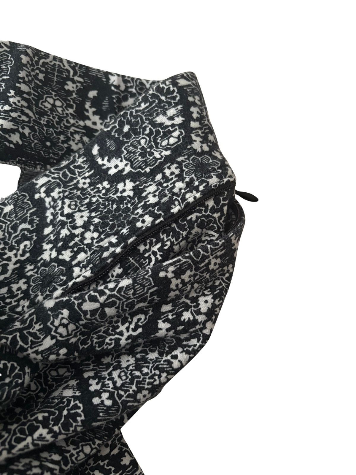Lands' End Women’s black & white leggings.wg2021 Size 42" / US 20 - 6 Thumbnail