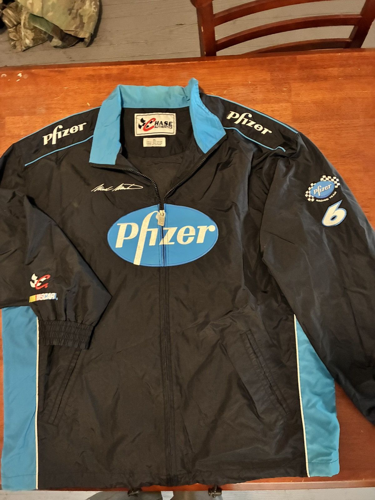 Chase Authentics Chase Authentics XL Pfizer NASCAR Jacket - Mark Martin Size US XL / EU 56 / 4 - 1 Thumbnail