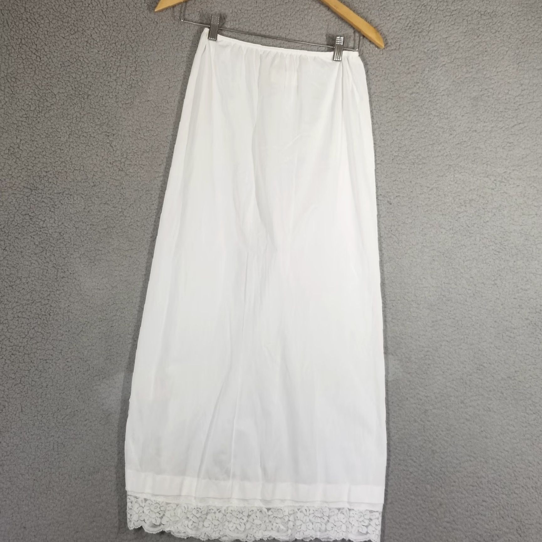 Vintage VINTAGE J.C. PENNEY Maxi Slip Women's Medium White Nylon Lace Trim 90s Glam Rock Size ONE SIZE - 6 Thumbnail