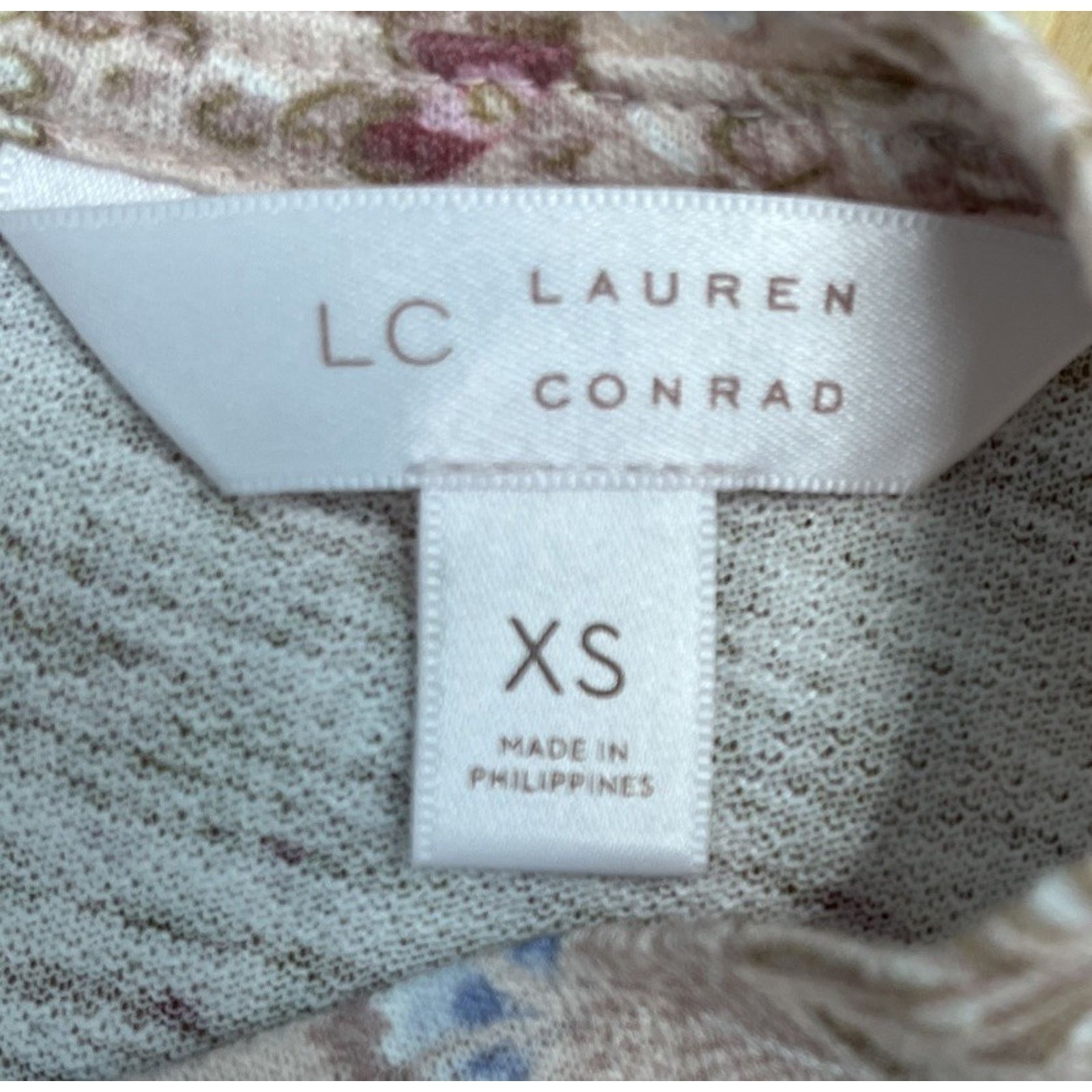 Lauren Conrad LAUREN CONRAD Floral Lace Tee Women's Sz XS Shortsleeve Size XS / US 0-2 / IT 36-38 - 6 Thumbnail