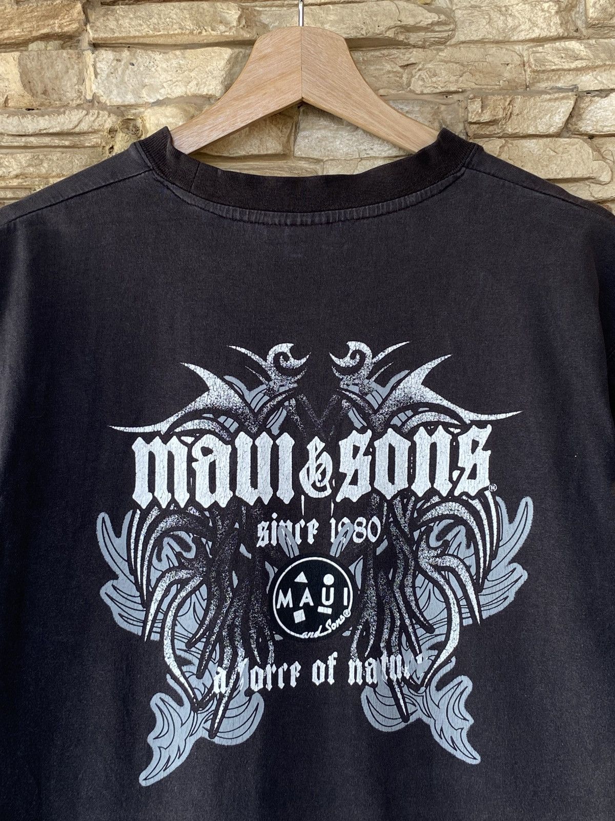 Maui and Sons Vintage Maui And Sons Surfing Tees tribal affliction gothic Size US L / EU 52-54 / 3 - 3 Thumbnail