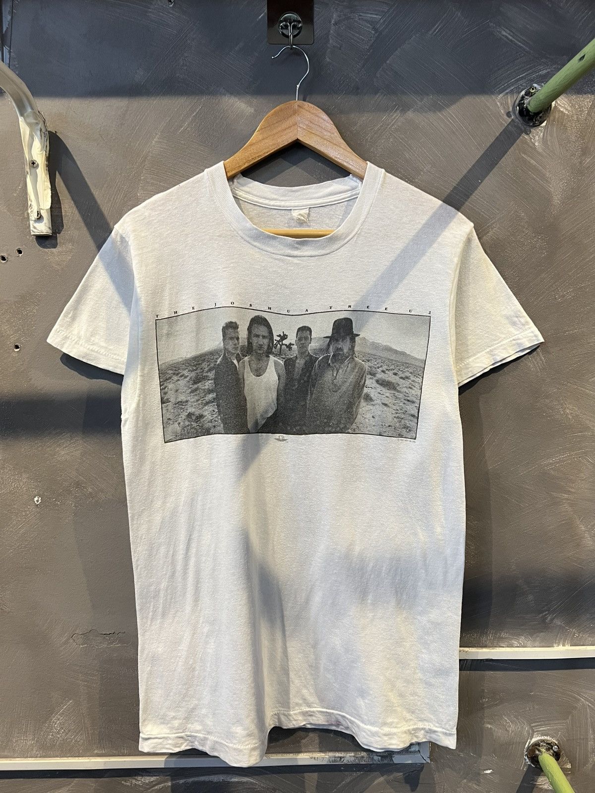 【80's】 U2 JOSHUATREE USA TOUR 87's Tee 80's】 U2 JOSHUATREE USA TOUR 87's Tee Vintage 80's U2 Joshua Tree