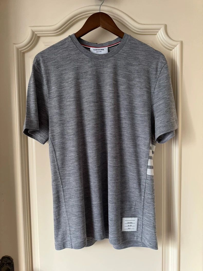 Thom Browne Thom browne Gray wool four-striped round-neck short-sleeved Size US L / EU 52-54 / 3 - 1 Thumbnail