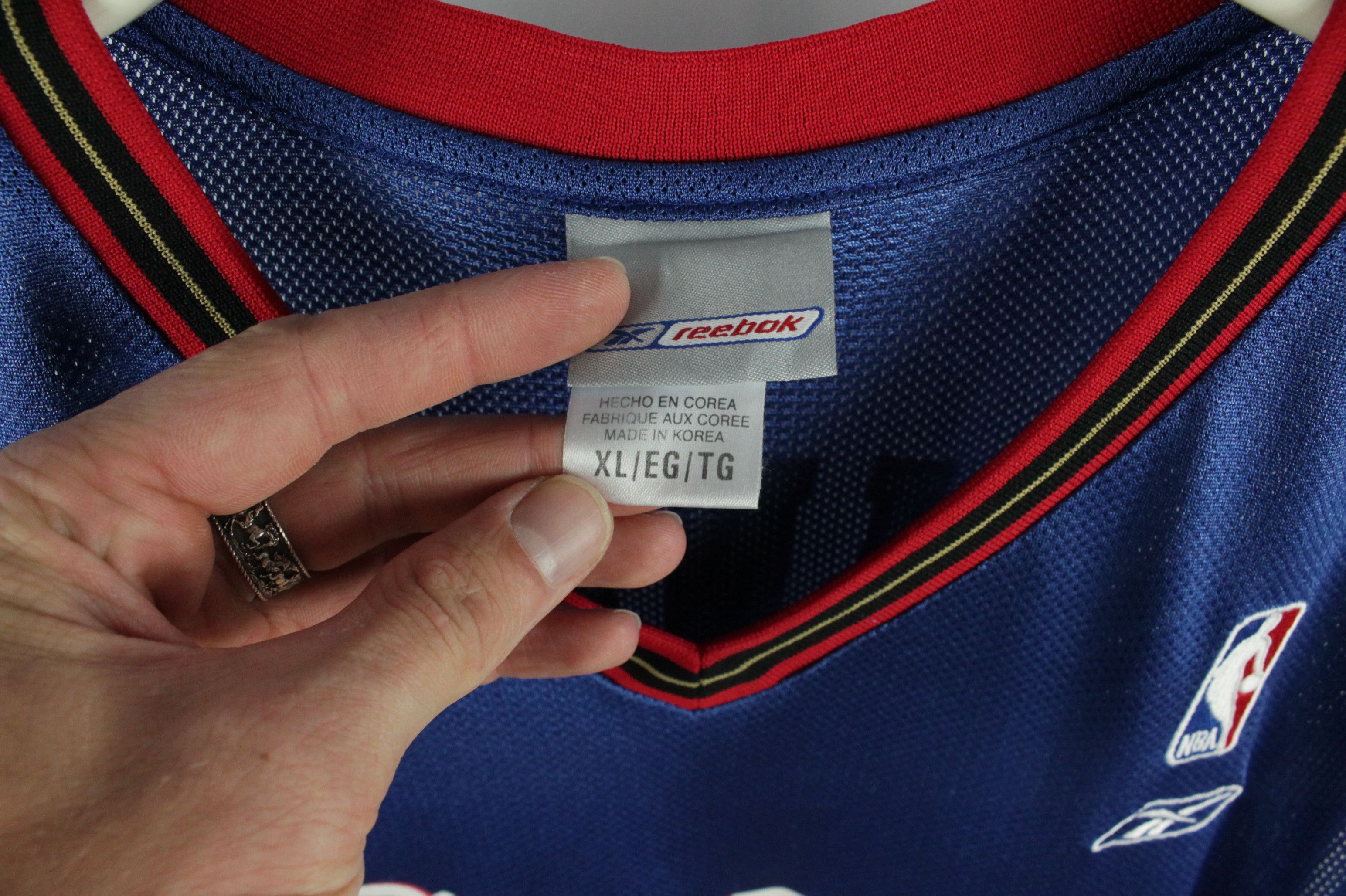 Reebok Vintage Reebok NBA Sixers #15 Dominguez Jersey Shirt Size US XL / EU 56 / 4 - 4 Thumbnail