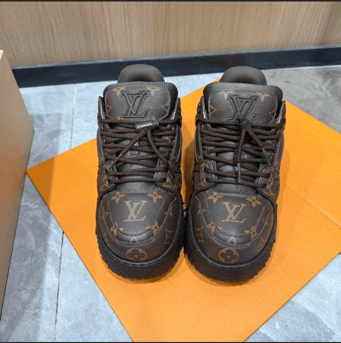 Louis Vuitton Louis Vuitton low-top sneakers Size US 5 / EU 37 - 2 Thumbnail