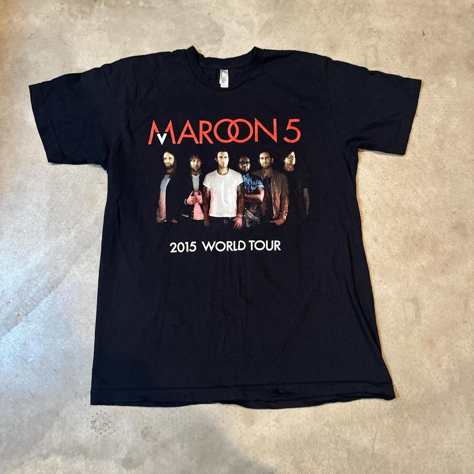 Band Tees 2015 Maroon 5 World Tour Shirt Size L Size US L / EU 52-54 / 3 - 1 Thumbnail