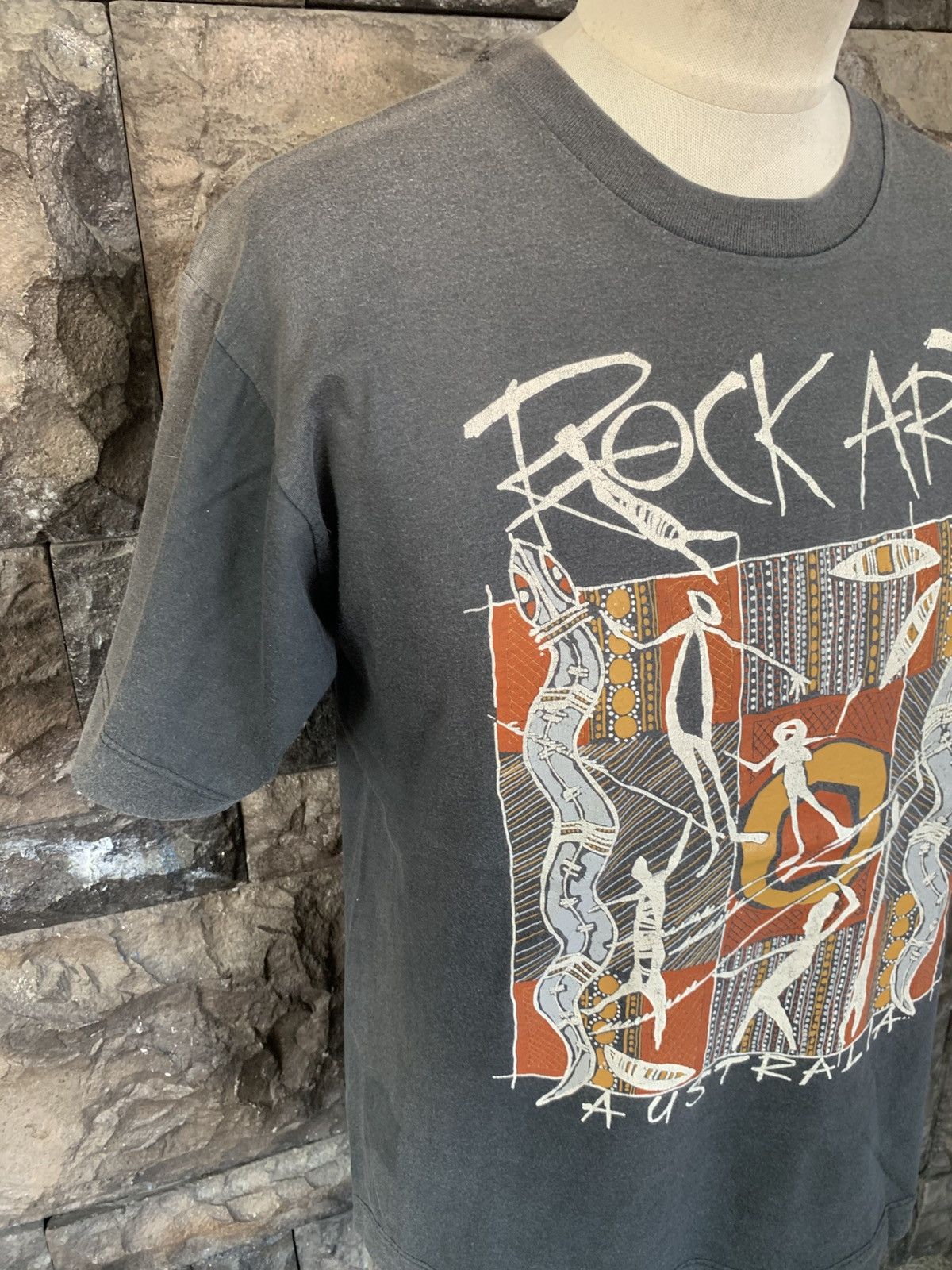 Arts & Science Vintage 90s Rock Art Australia T shirt Size US M / EU 48-50 / 2 - 4 Thumbnail
