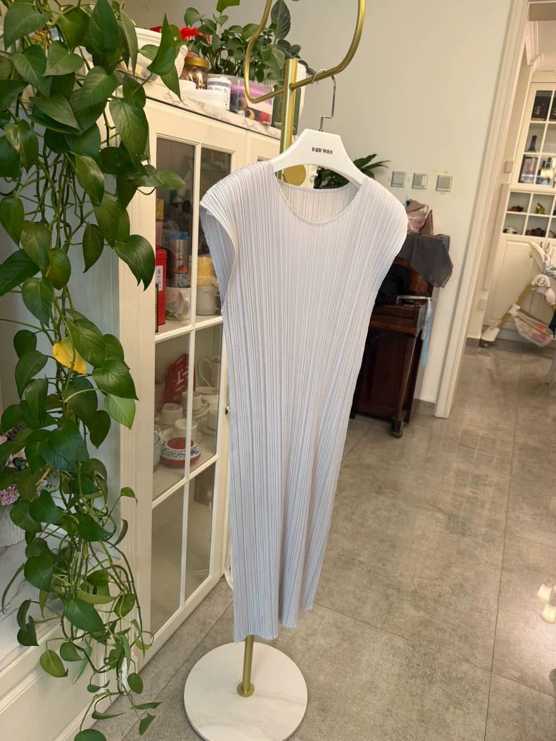 Issey Miyake Issey Miyake size:2 Light grey dress Size XS / US 0-2 / IT 36-38 - 2 Thumbnail