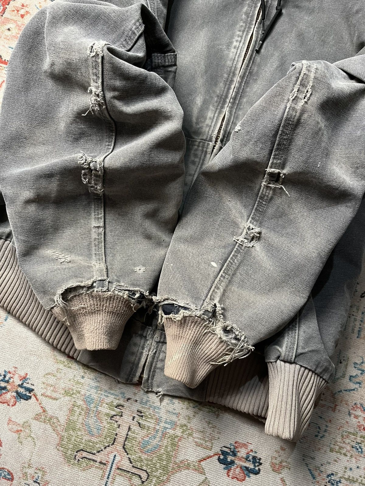 Carhartt Vintage Thrashed Carhartt J130GVL Active Jacket Gravel Grey Size US XL / EU 56 / 4 - 10 Thumbnail