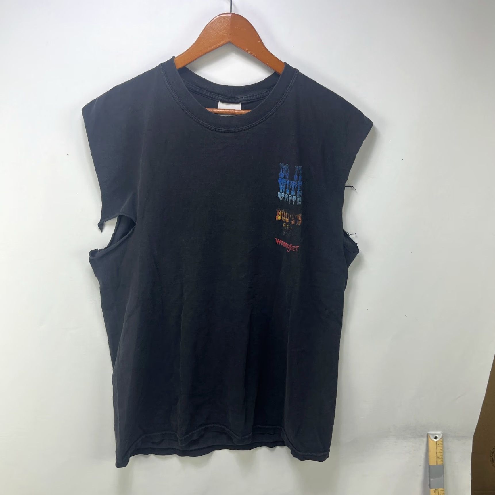 Wrangler VINTAGE Wrangler Cowboy Sleeveless Shirt L Black 90s Mens T-Shirt Size US L / EU 52-54 / 3 - 4 Thumbnail