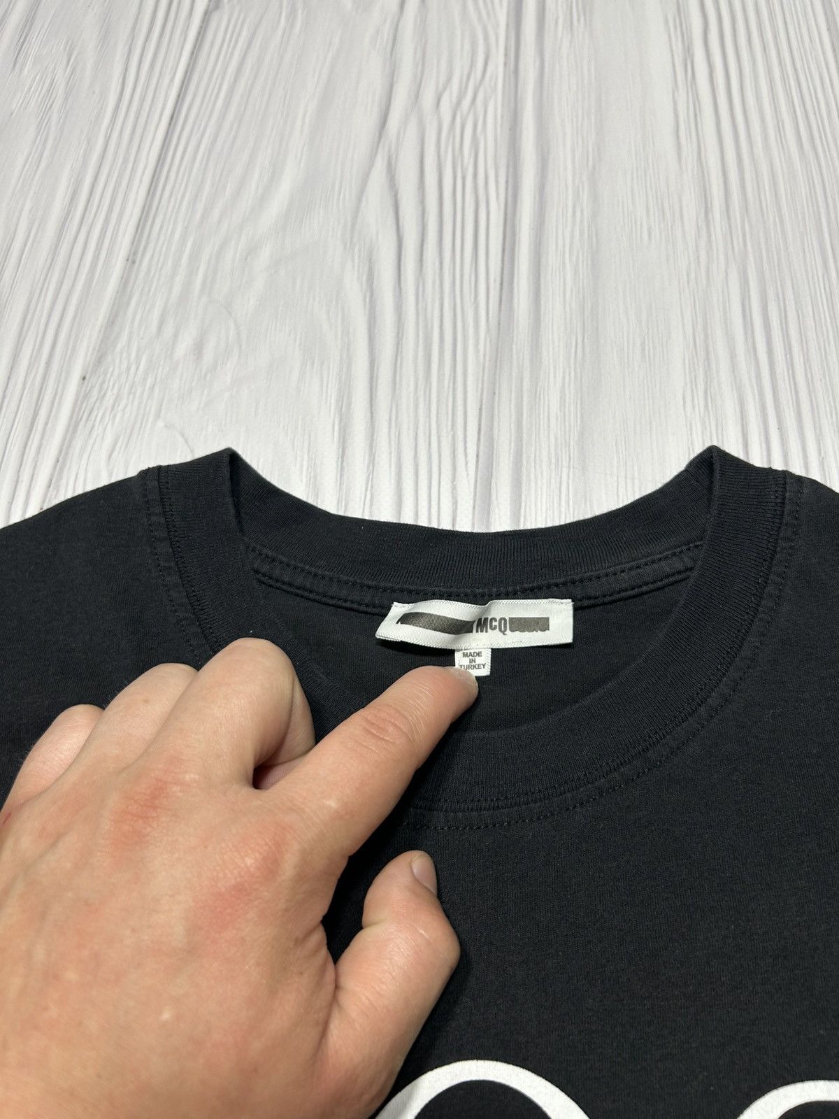 MCQ MCQ Alexander McQueen Logo Black T-Shirt Size L Size US L / EU 52-54 / 3 - 8 Thumbnail