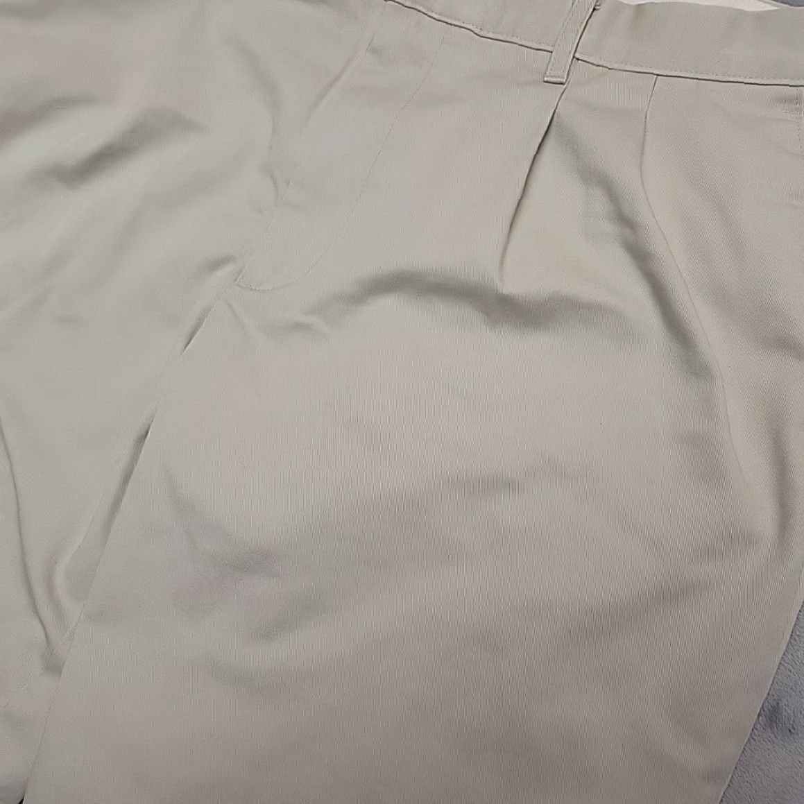 Dockers VINTAGE Dockers Pants Mens 36x30 Beige Twill Chino Pleated Cuffed 100% Cotton Y2K Men Pants Brown Solid Pockets Casual Mens Size US 36 / EU 52 - 3 Thumbnail