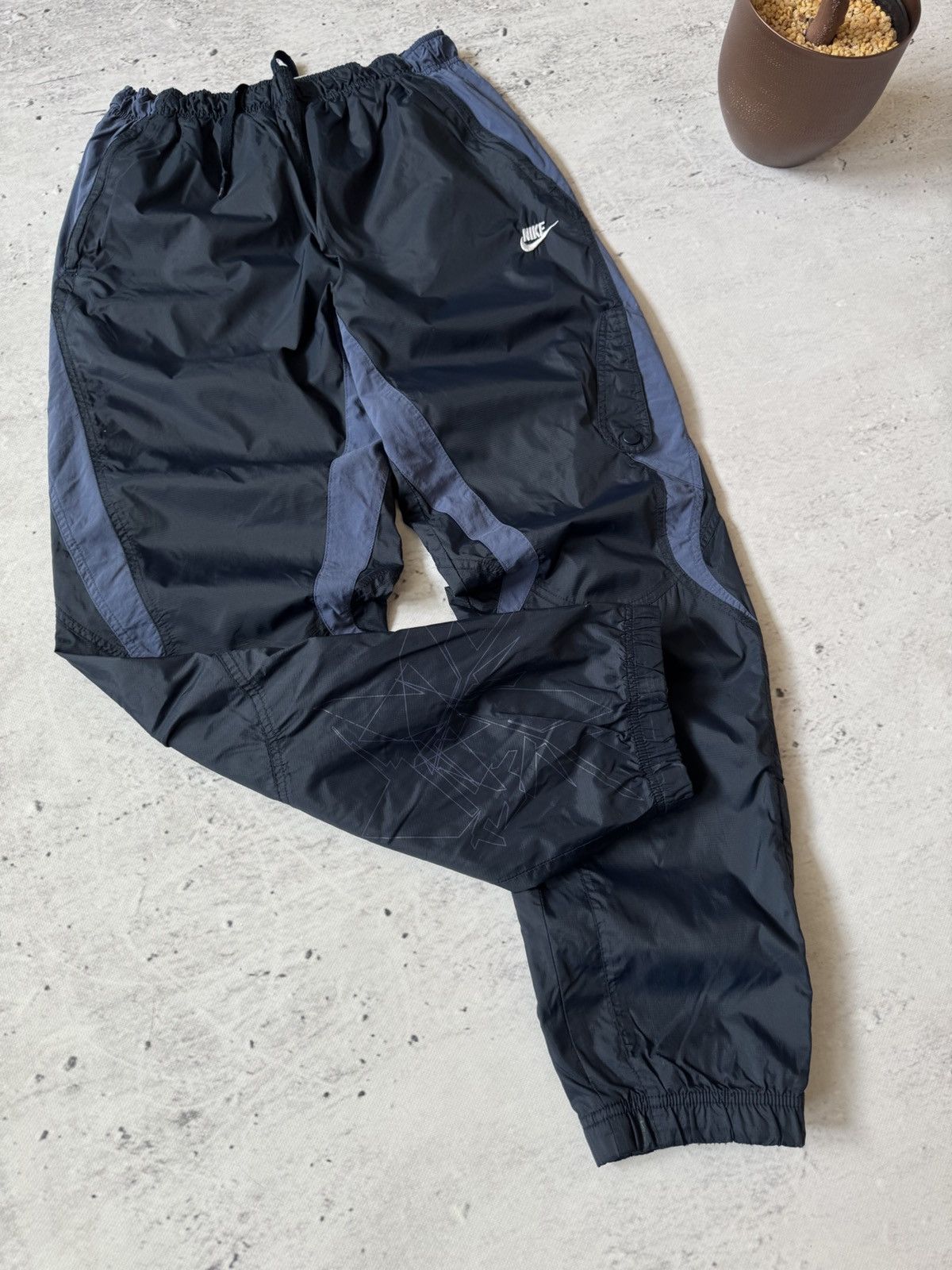 Nike × Vintage NIKE AIR NYLON VINTAGE OVERSIZE BAGGY FIT PANTS SWEATPANTS Size US 34 / EU 50 - 3 Thumbnail