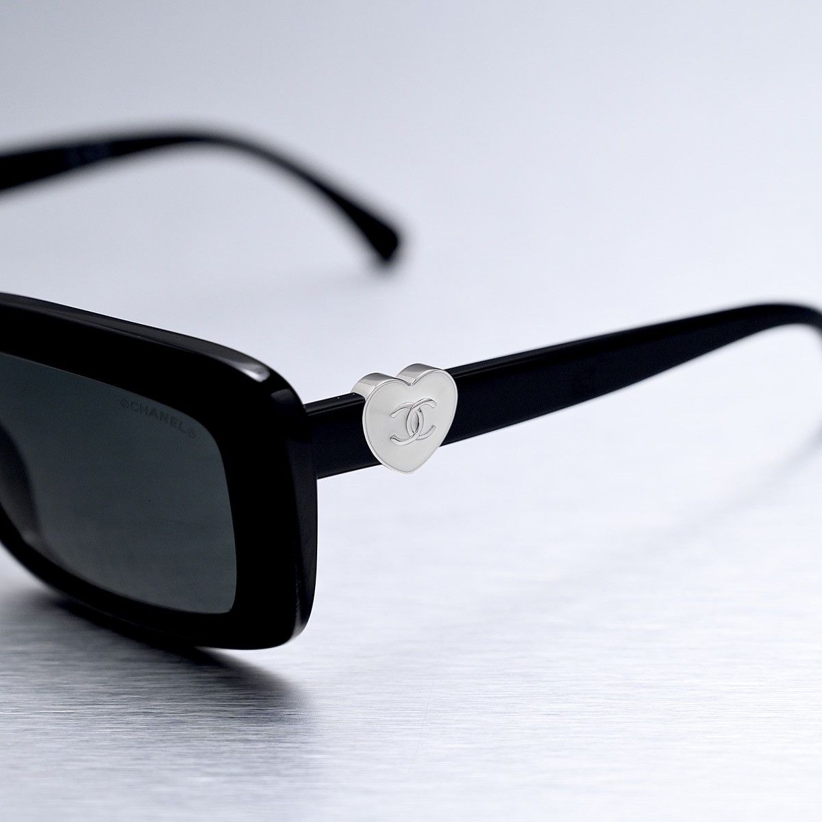 Chanel CHANEL 0CH5520 C501S4 SUNGLASSES Size ONE SIZE - 3 Thumbnail