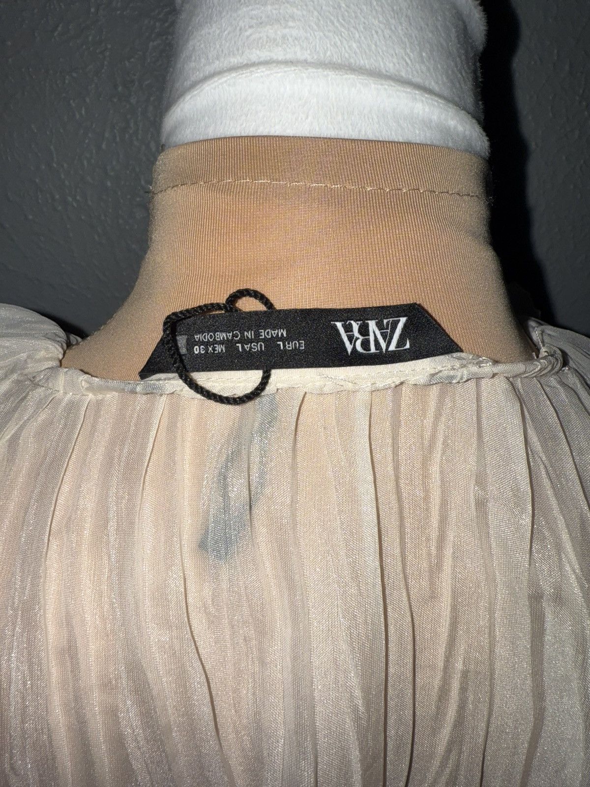 Zara ZARA PLEATED BLOUSE WITH RUFFLES 8741/050 SIZE LARGE Size L / US 10 / IT 46 - 3 Thumbnail