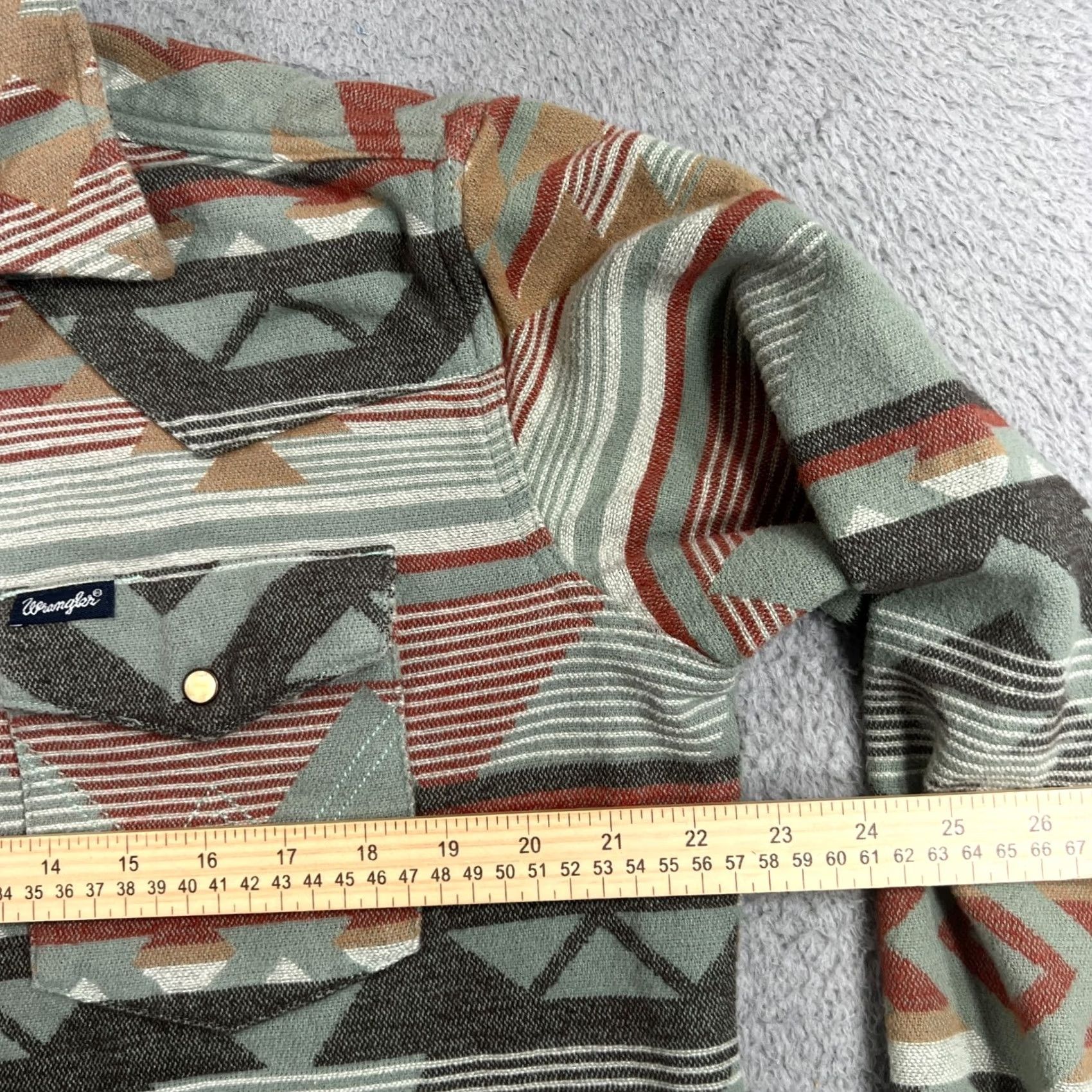 Wrangler Wrangler Retro Shirt Women’s Size Medium Aztec Print Jacquard Pearl Snap Flannel Size M / US 6-8 / IT 42-44 - 5 Thumbnail