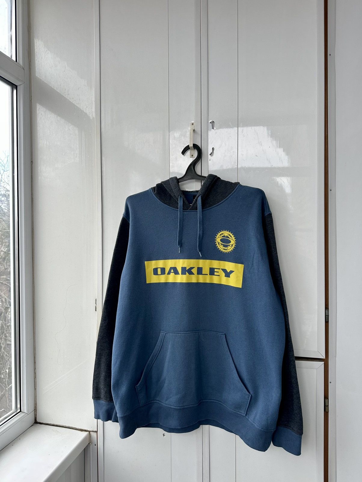 Oakley Vintage Oakley Hoodie Yellow Print Centre Size US XL / EU 56 / 4 - 2 Thumbnail