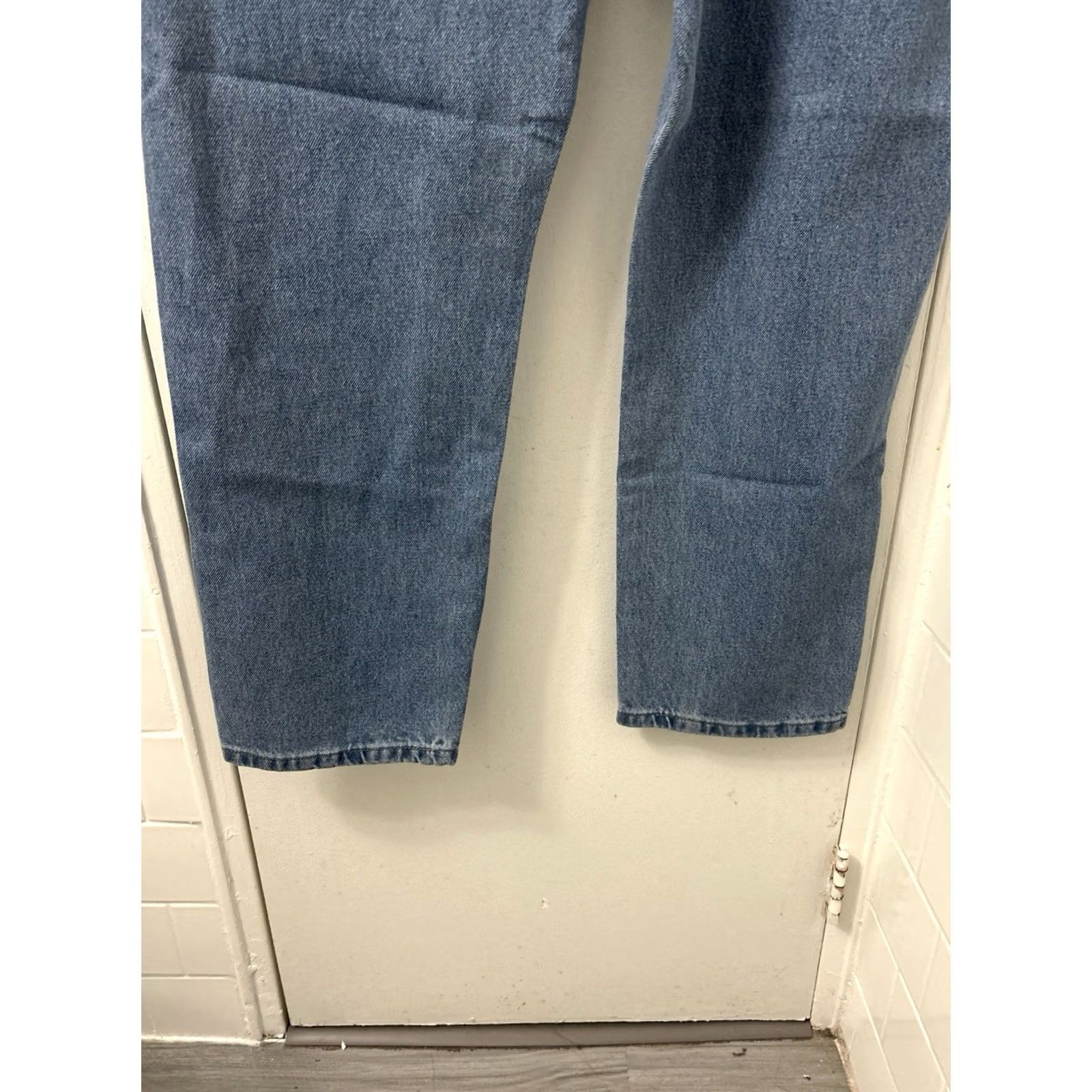 Wrangler VINTAGE Wrangler Jeans Mens 40x30 Light Blue Wash NWT Classic Fit Denim 5-Pocket Zipper Button Men Blue Wrangler Rugged Wear Jeans NWT Size US 40 / EU 56 - 7 Thumbnail