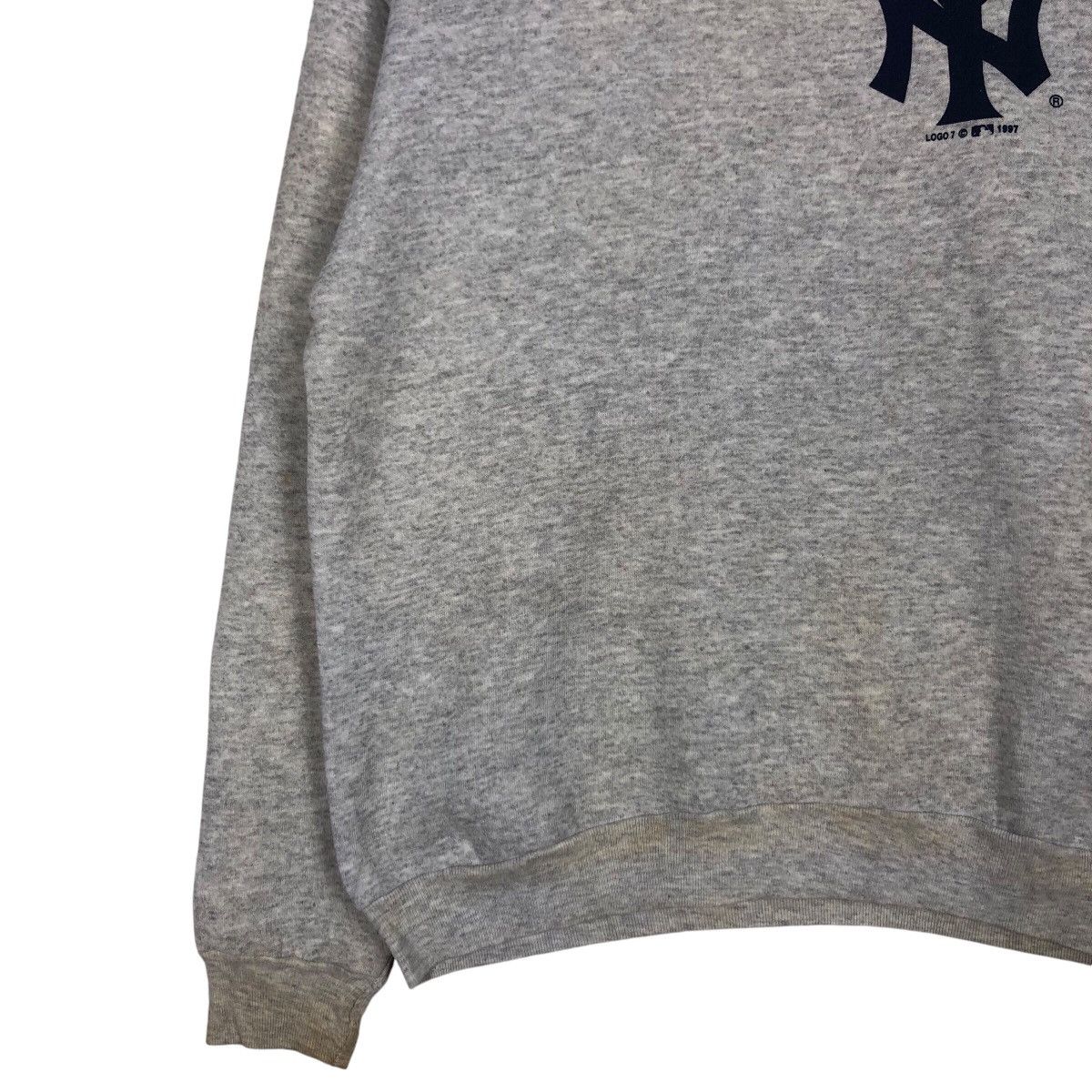 New York Yankees Vintage New York Yankees Sweatshirt Medium Size Size US M / EU 48-50 / 2 - 3 Thumbnail