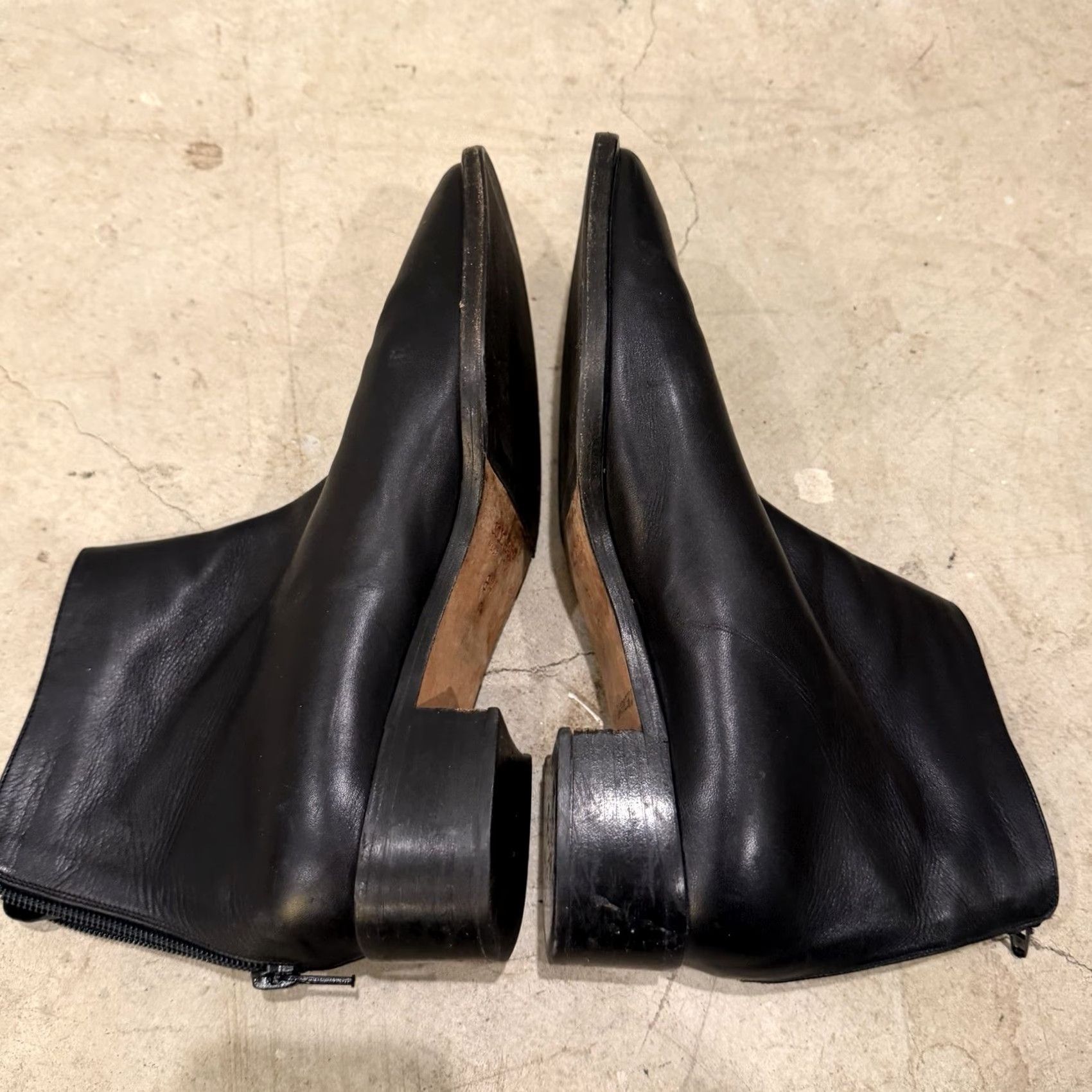 Cole Haan Cole Haan Ankle Boot Womens Black Leather Block Heel 1.5in 8.5 B A Italy Zipper Casual Vintage: No Size US 9 / IT 39 - 4 Thumbnail