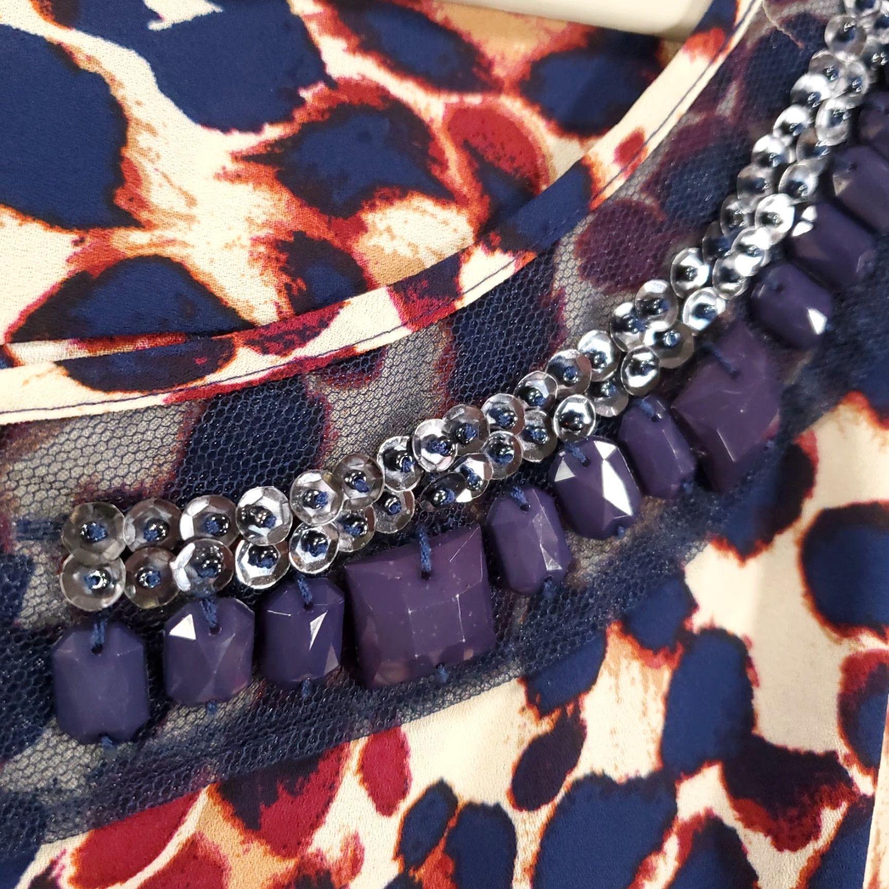 Vintage Susan Graver Blouse Womens 24W Blue Ivory Leopard Studded Gem Neck Tunic Size 4XL / US 24-26 - 6 Thumbnail
