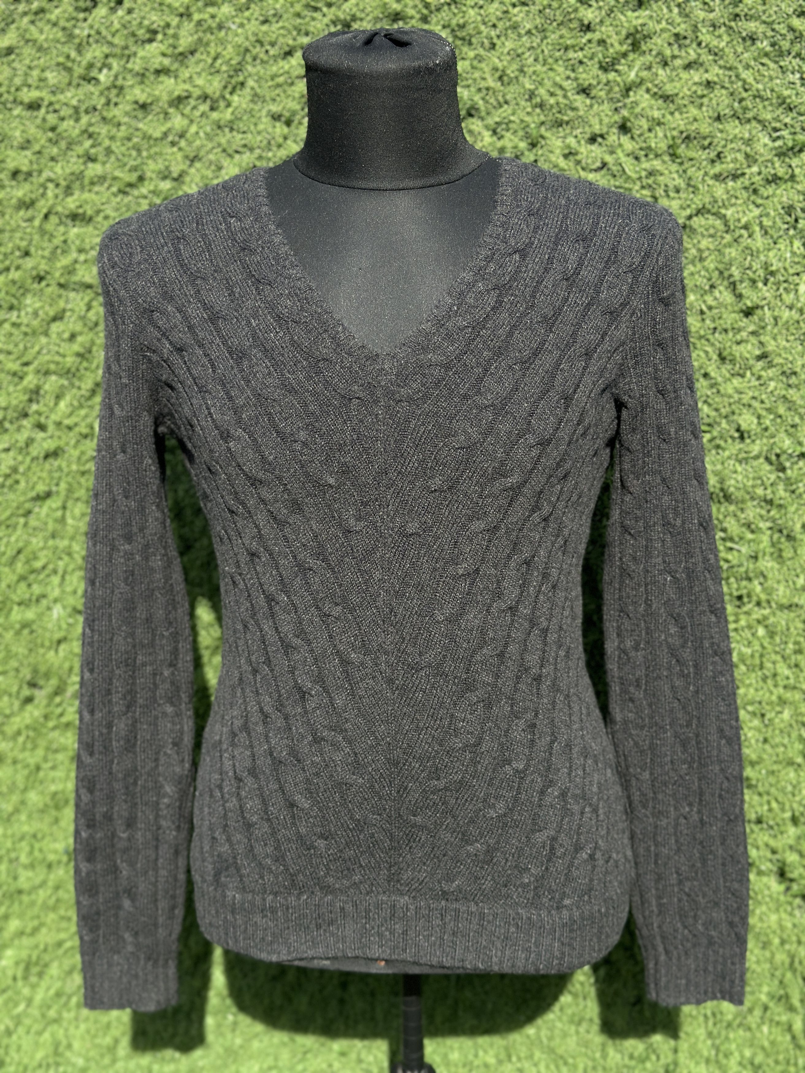 Ralph Lauren Black Label Ralph Lauren Black Label Cashmere Knit V Neck Sweater L Size L / US 10 / IT 46 - 1 Thumbnail