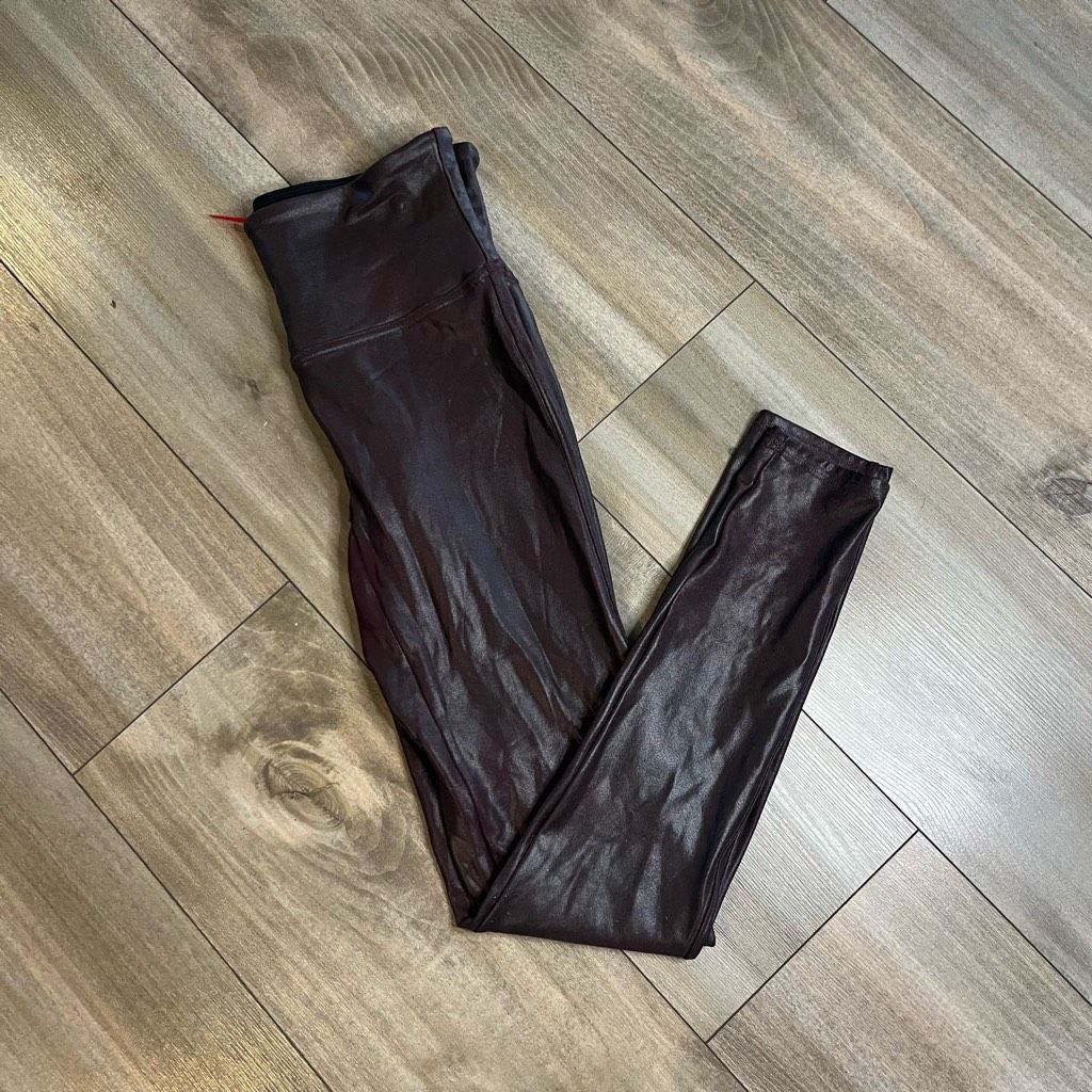 Spanx Spanx Faux Leather Burgundy Leggings Women Medium Bin N-200 Size 28" / US 6 / IT 42 - 1 Thumbnail