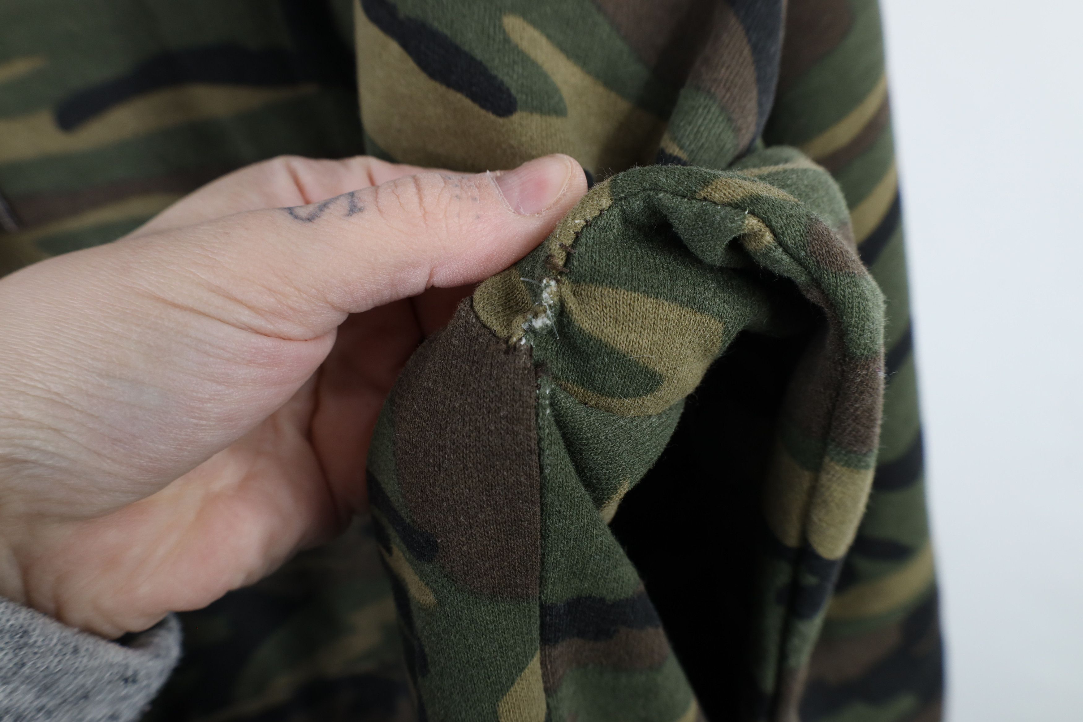 Vintage Vintage 90s Y2K Streetwear Camouflage Hoodie Sweatshirt Size US XXL / EU 58 / 5 - 8 Thumbnail