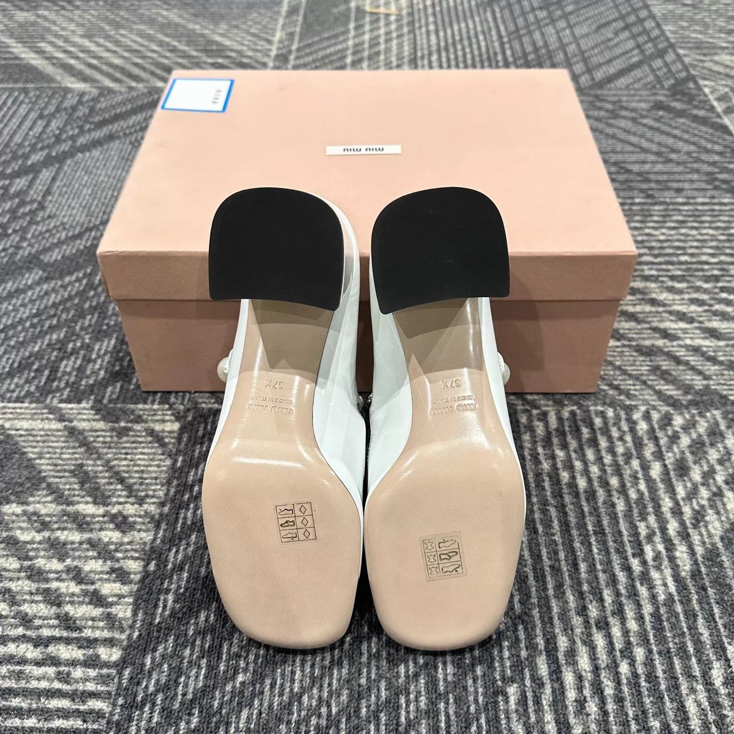 Miu Miu MIU MIU Patent Chain Mary Jane Block Heel 37.5 New with Box Size US 7 / IT 37 - 6 Thumbnail