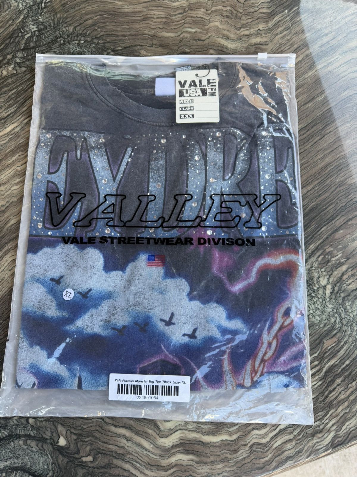 Vale Vale Forever Monster Big Tee Black Size XL New Size US XL / EU 56 / 4 - 6 Thumbnail