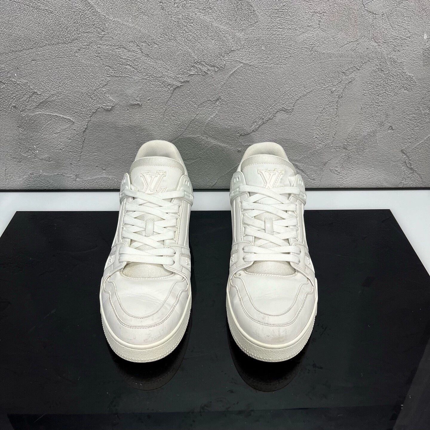 Louis Vuitton LV Trainer White UK10/44 98 New Lightly Used Size US 10 / EU 43 - 2 Thumbnail