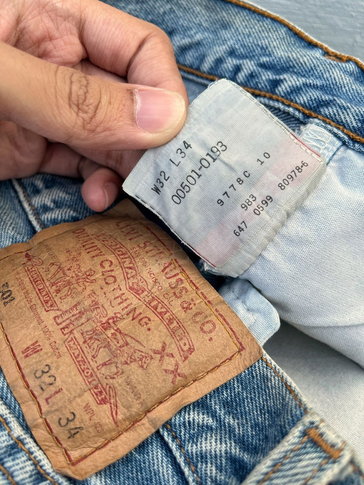 Levi's × Vintage VINTAGE LEVI’S 501 MADE IN USA Size US 32 / EU 48 - 6 Thumbnail
