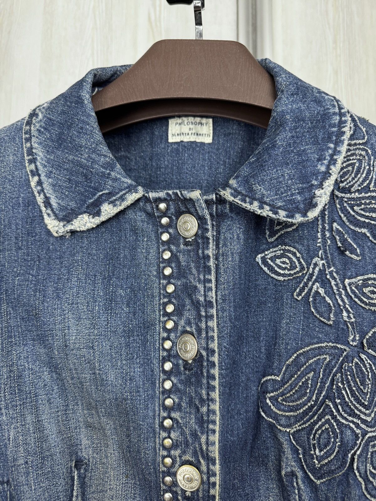 Alberta Ferretti Philosophy Di Alberta Ferretti Denim Studded Embroidered Jkt Size S / US 4 / IT 40 - 3 Thumbnail