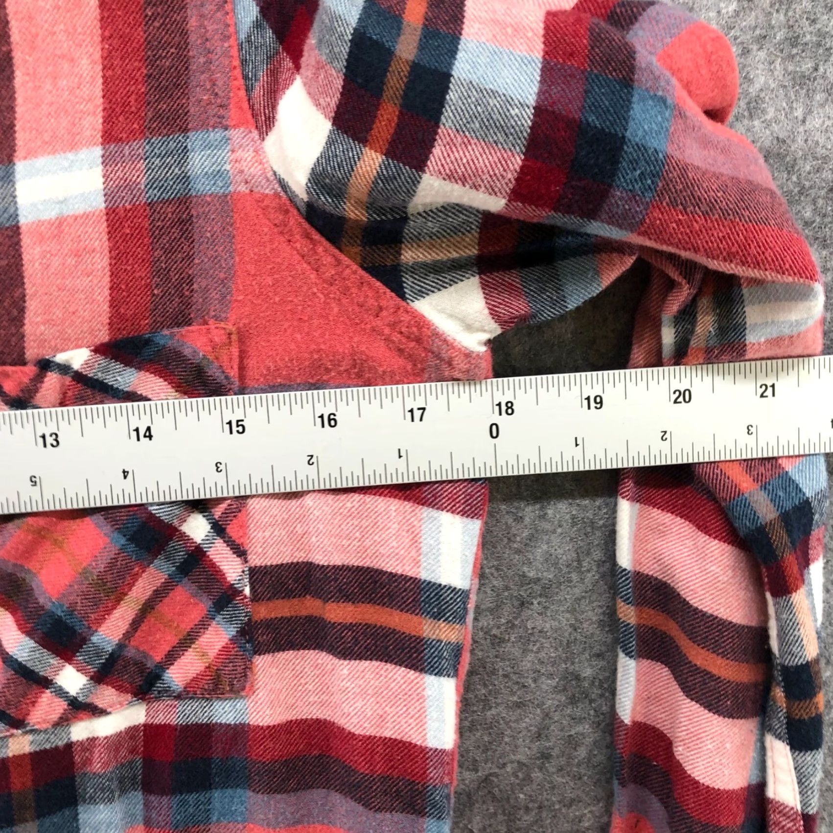 Abercrombie & Fitch VINTAGE Abercrombie & Fitch Long Sleeve Button-Up Shirt Womens S Pink Plaid Lightweight Size S / US 4 / IT 40 - 3 Thumbnail