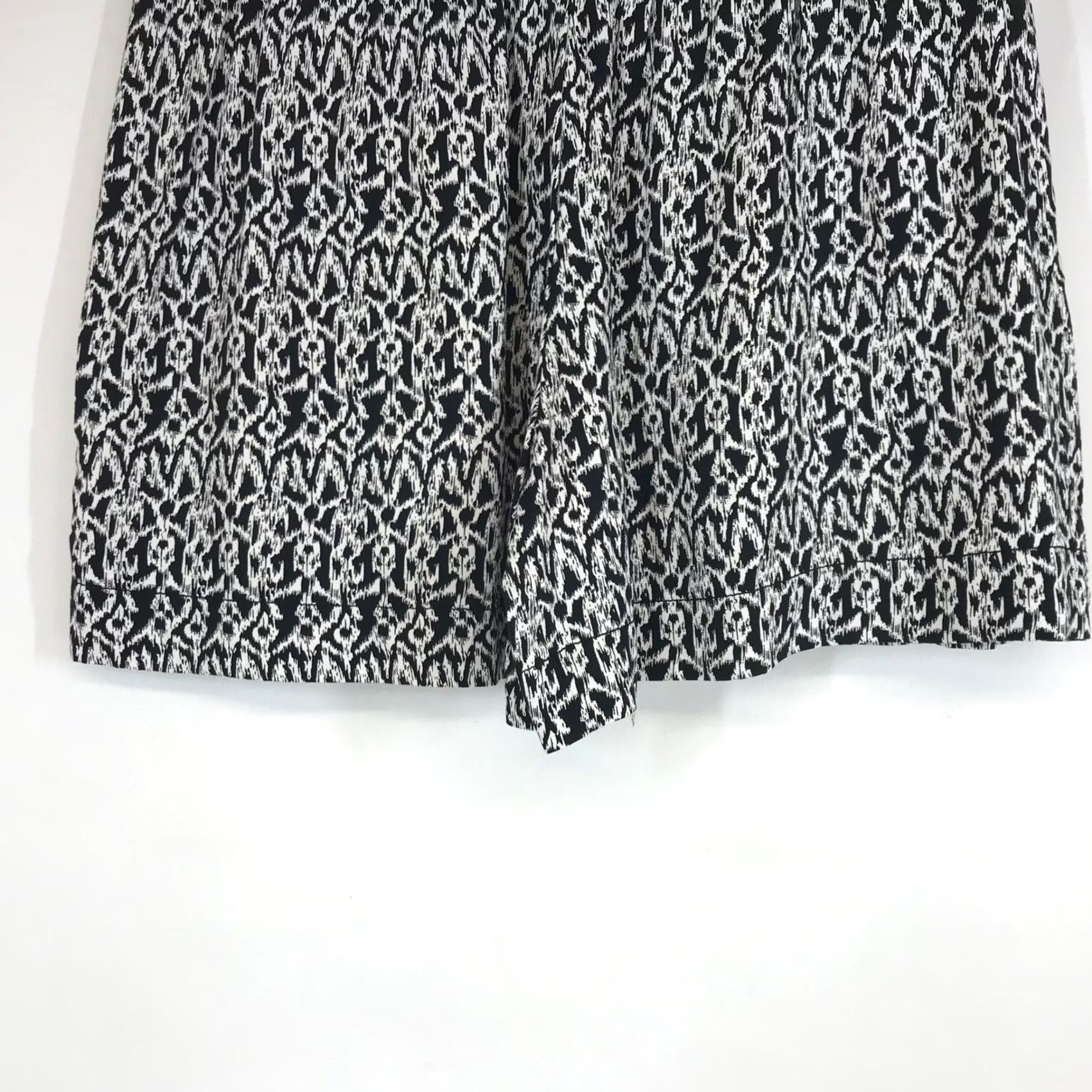 Vintage VINTAGE Lane Bryant Women's Black White Ikat Print Elastic Waist Shorts 14/16 Size 36" / US 14 / IT 50 - 6 Thumbnail