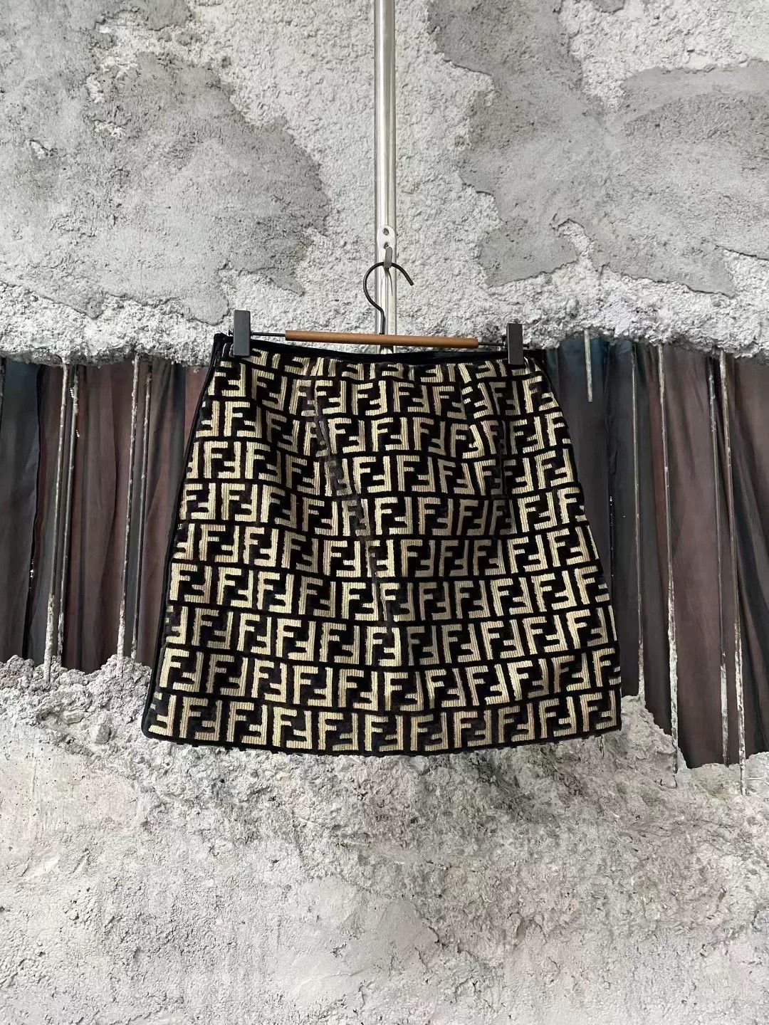 Fendi Fendi Black Brown Embossed Monogram Skirt Size US 28 / EU 44 - 2 Thumbnail