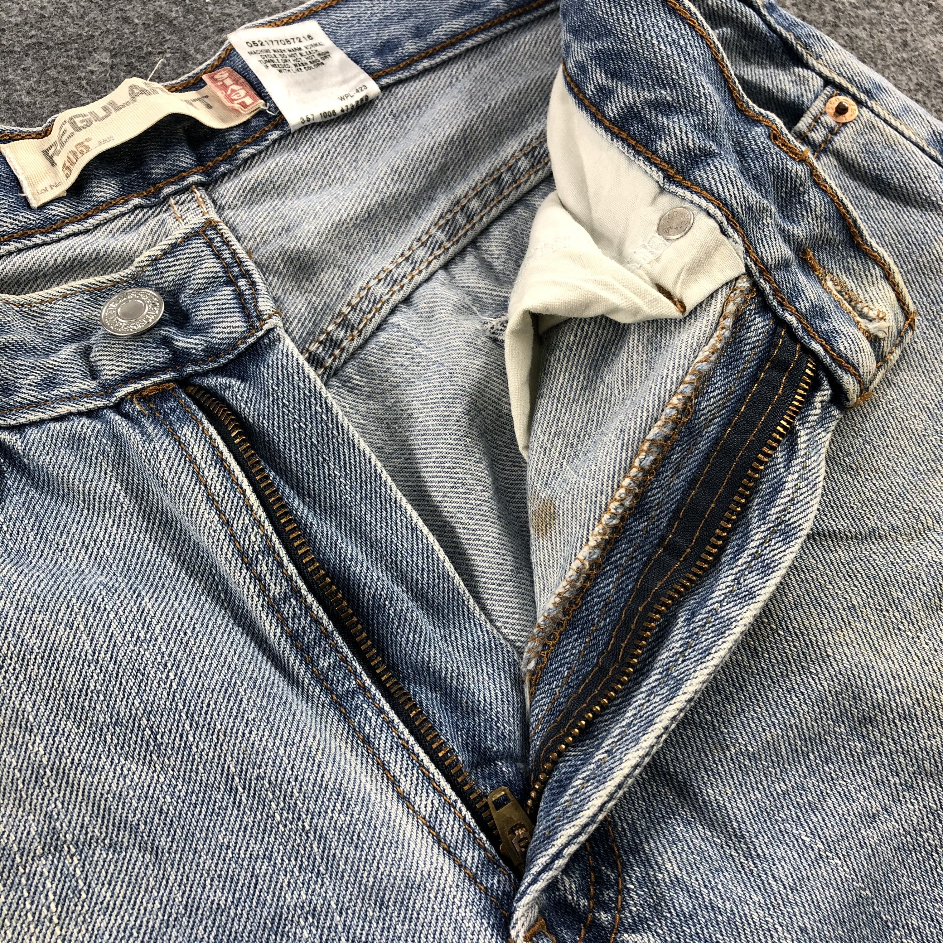 Levi's × Vintage Vintage Light Wash Levis 505 Jeans-JM767 Size US 31 - 7 Thumbnail