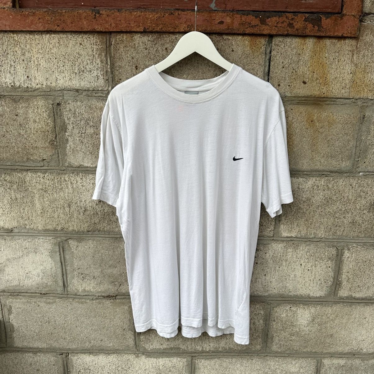 Nike Vintage Nike T-shirts Small Swoosh Size L SK8 00s USA Rap Size US L / EU 52-54 / 3 - 1 Thumbnail