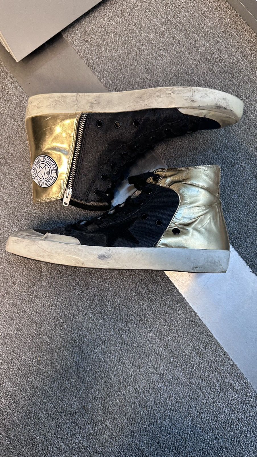 Golden Goose Golden Goose 266/3000 golden hi-top sneakers Size US 9 / EU 42 - 2 Thumbnail