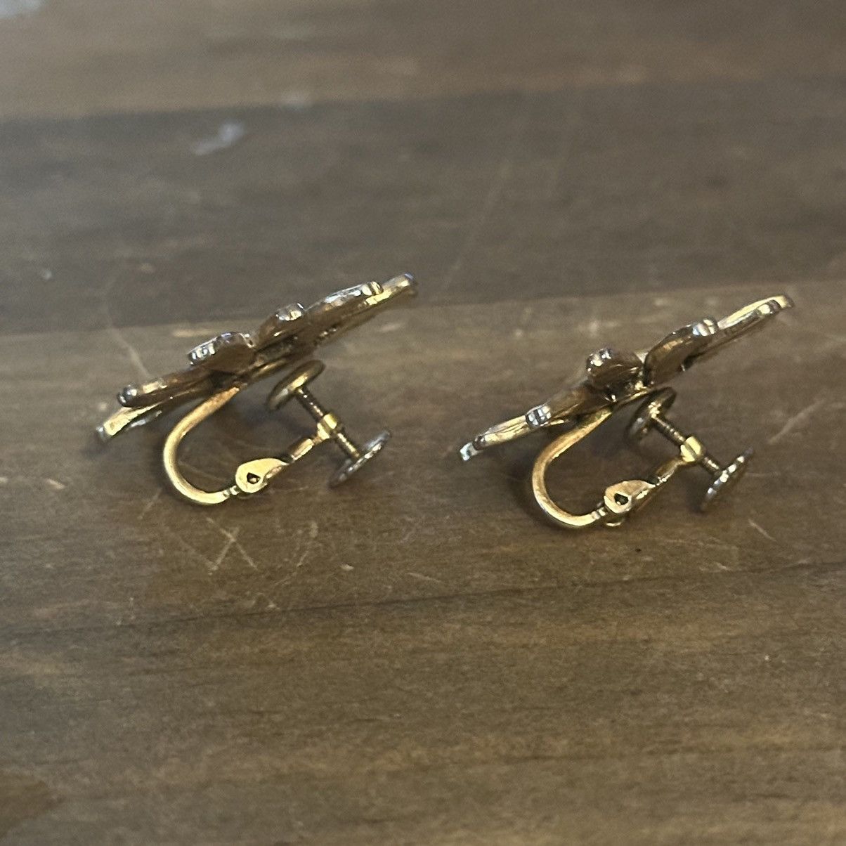 Vintage Vintage NYC Accessocraft Daisy screw back earrings Size ONE SIZE - 5 Thumbnail