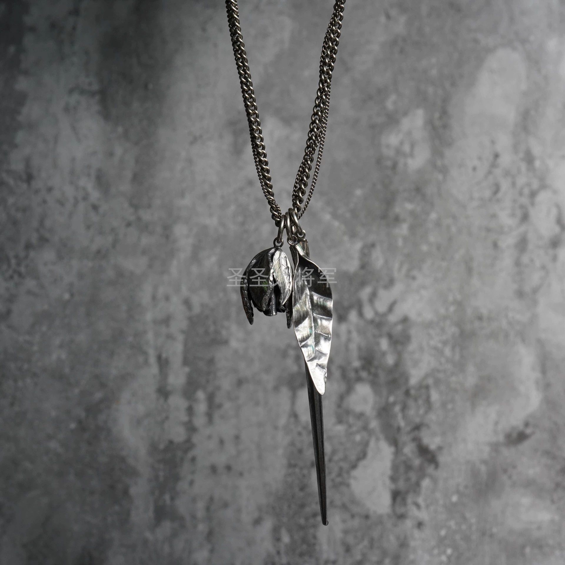 Goti Goti Dark Leaf Bud Layered Silver Necklace Size ONE SIZE - 1 Thumbnail