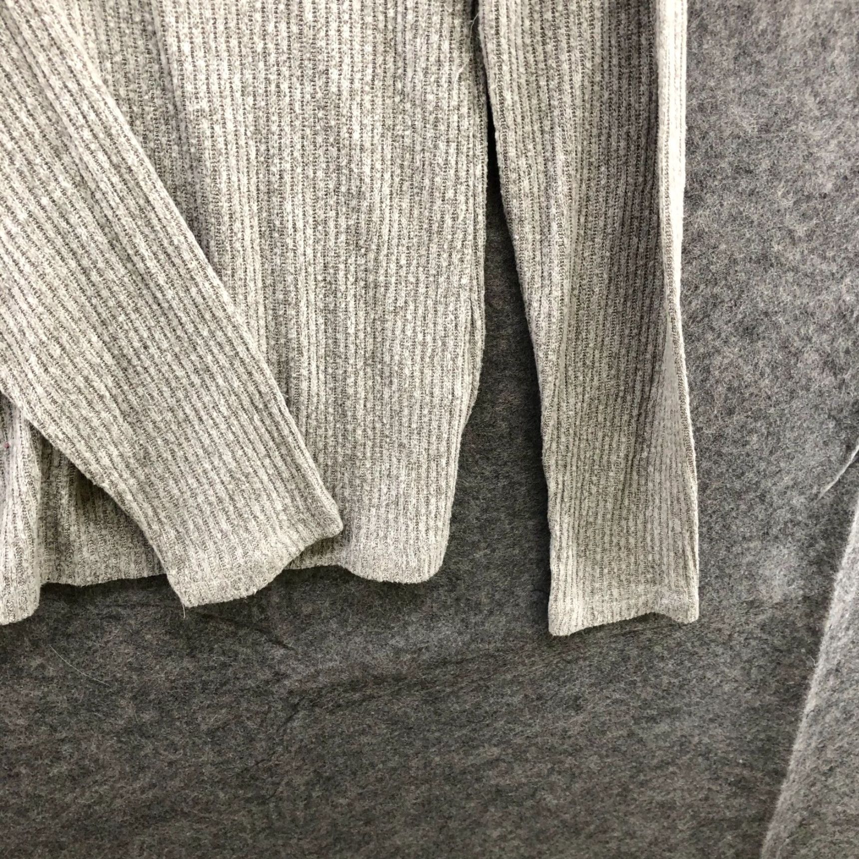 Lucky Brand Lucky Brand T Shirt Womens L Long Sleeve Ribbed Ruffle Gray Crewneck Knit Polyester Viscose Casual Basic US Size Large Size L / US 10 / IT 46 - 6 Thumbnail